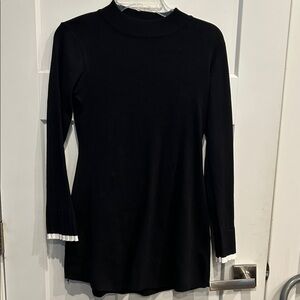 RIHOAS Black Sweater with White Accents